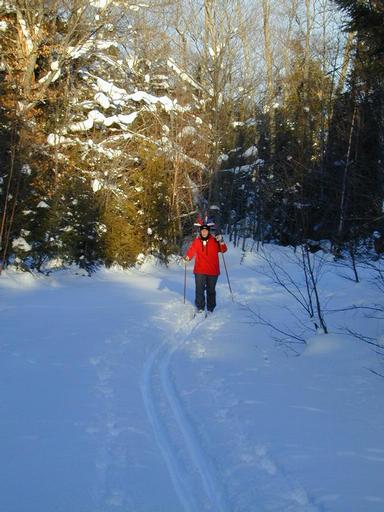 Amelia skiing.