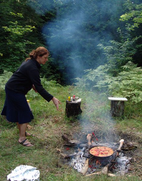 Vittoria contributing to the paella.